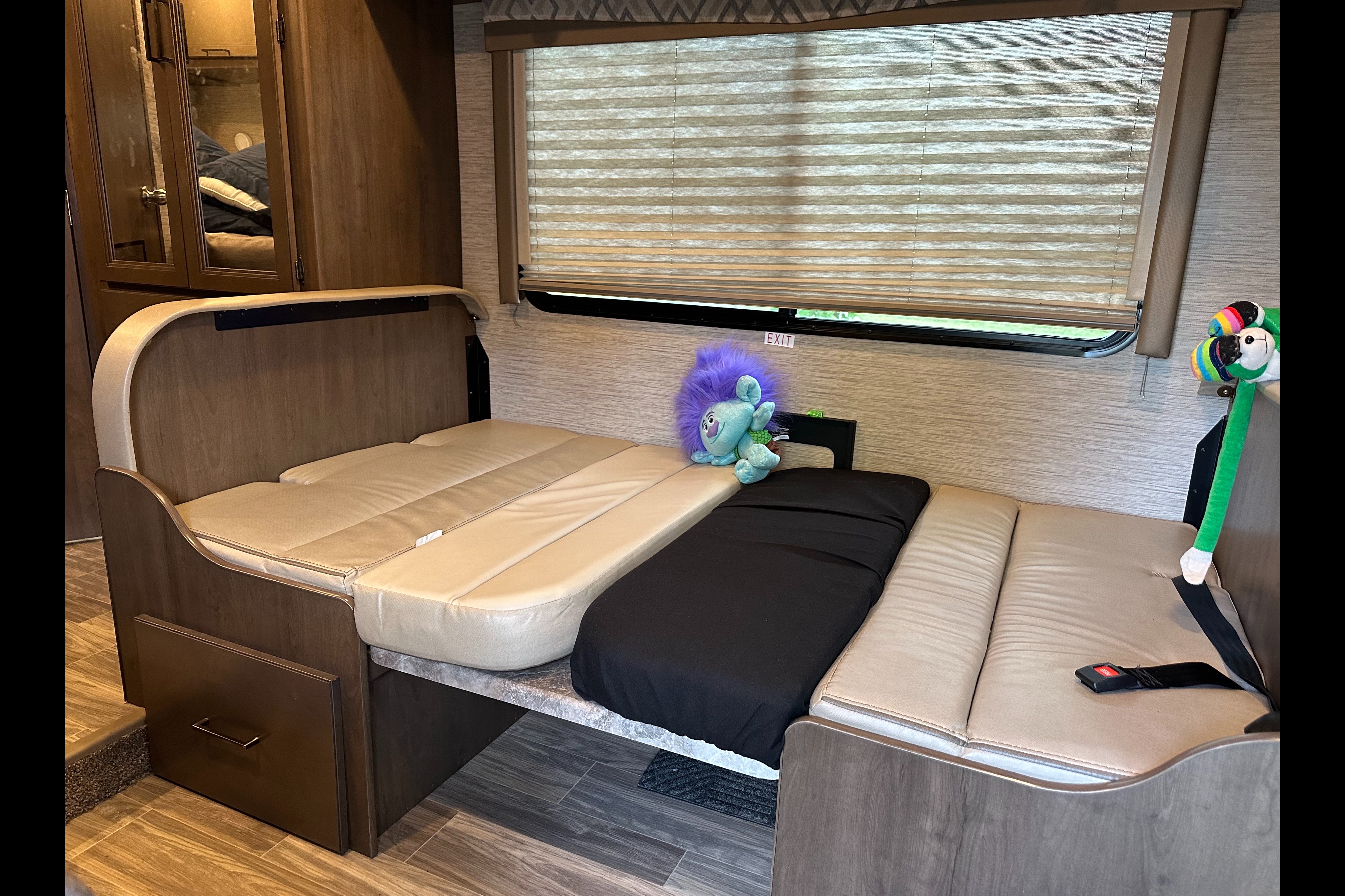 Erika's Thor Motor Coach 22E Class C