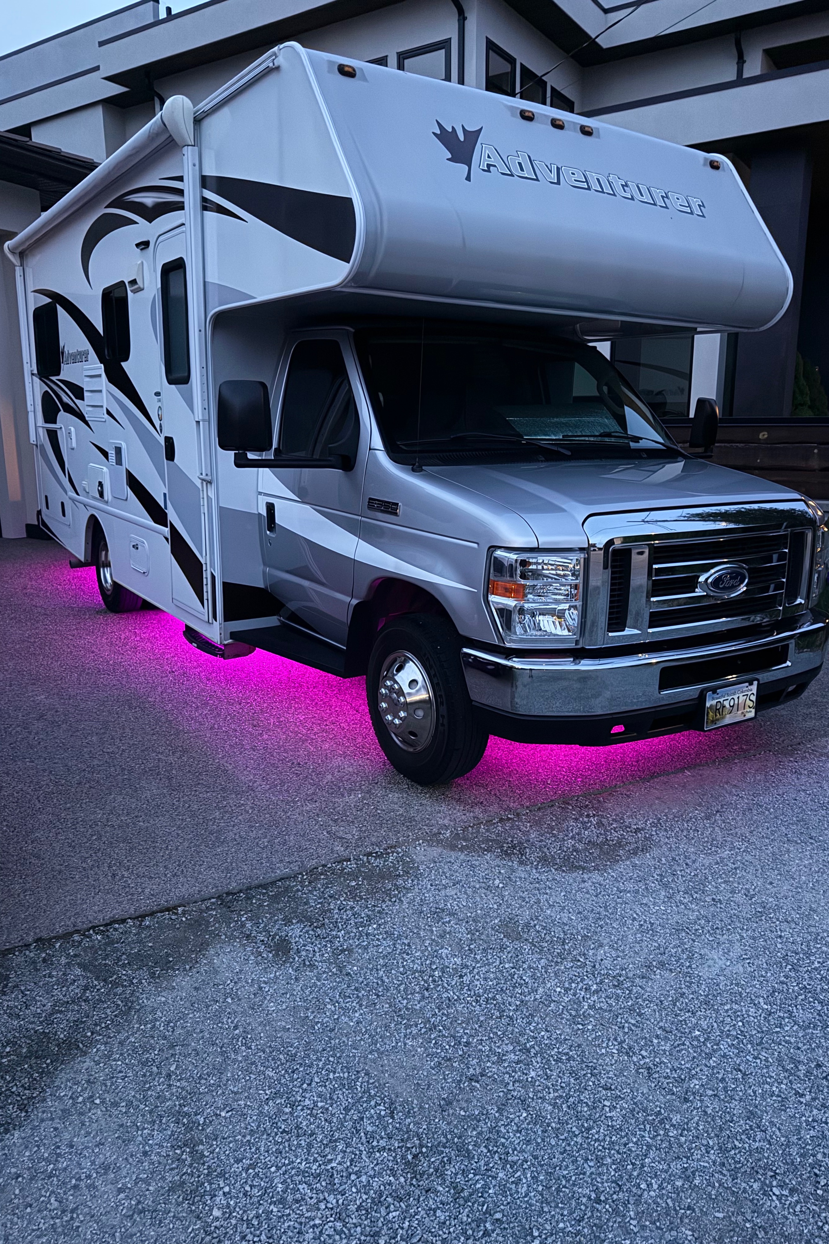 Myles's Adventurer Manufacturing 2017 ford E350 Adventurer Class C 23’ RV Class C