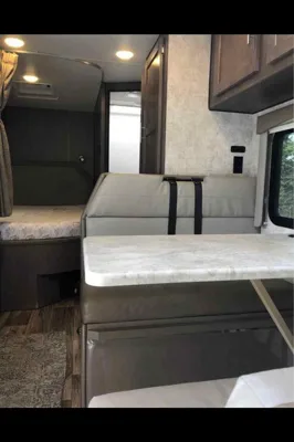 Myles's Adventurer Manufacturing 2017 ford E350 Adventurer Class C 23’ RV Class C