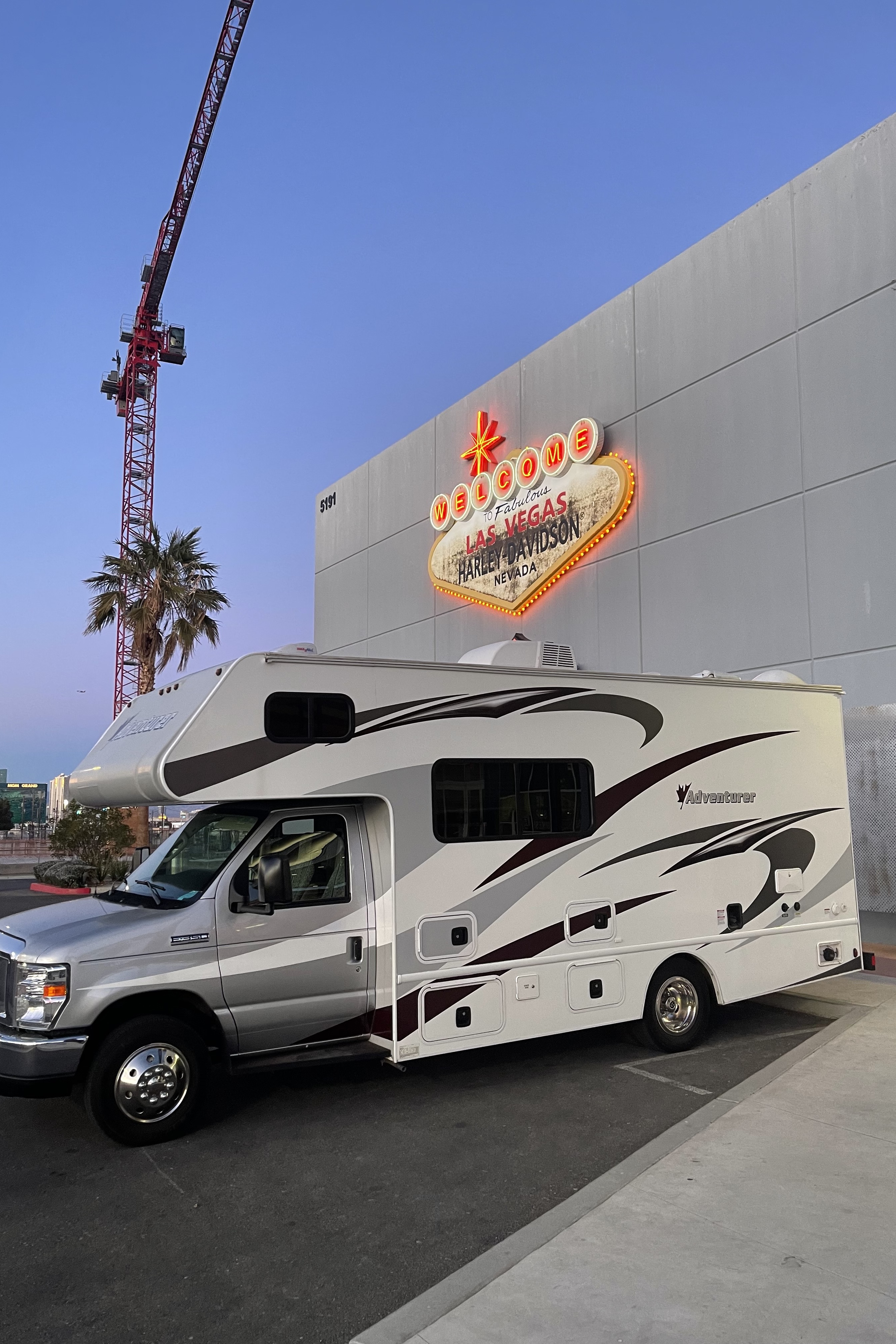 Myles's Adventurer Manufacturing 2017 ford E350 Adventurer Class C 23’ RV Class C