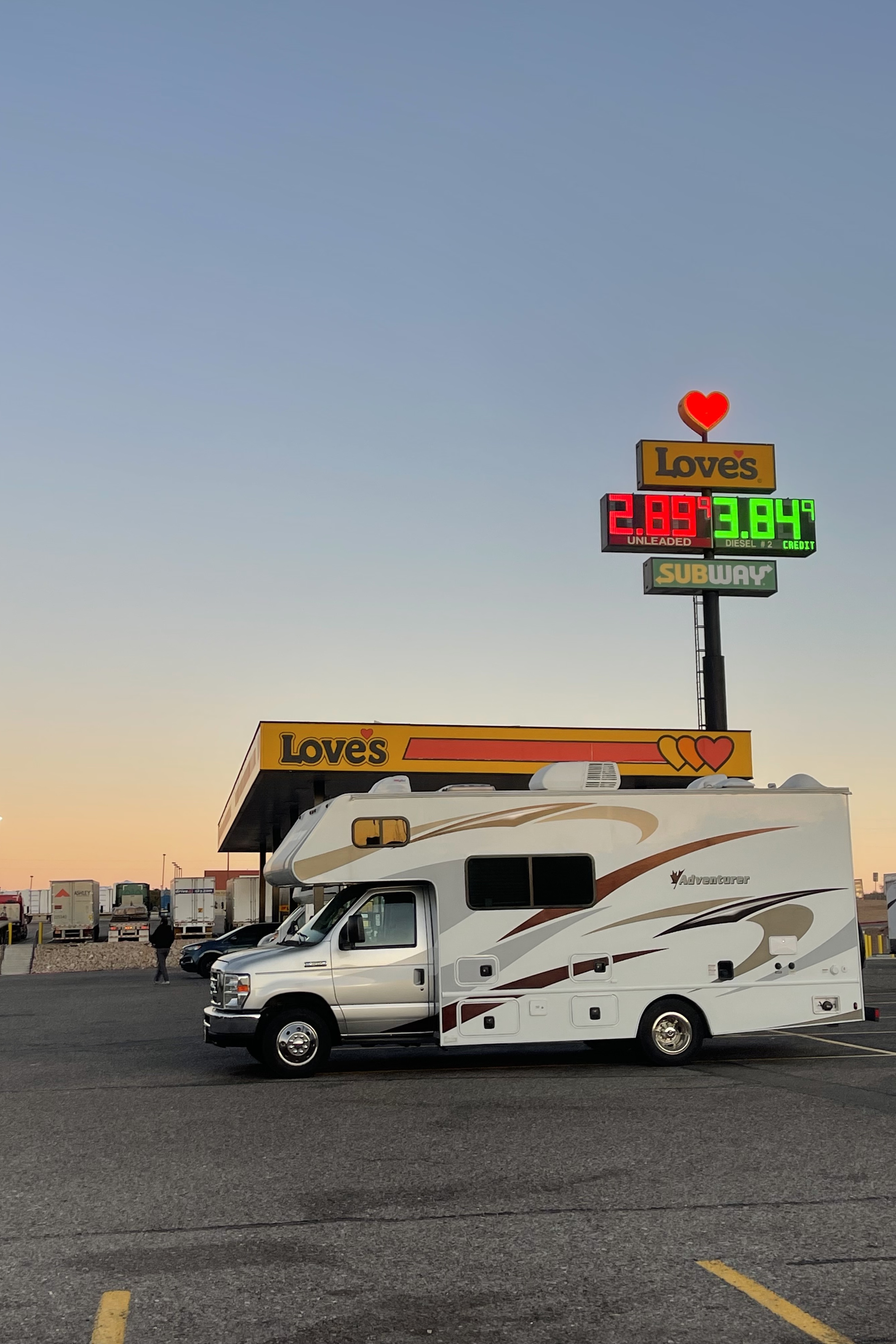 Myles's Adventurer Manufacturing 2017 ford E350 Adventurer Class C 23’ RV Class C