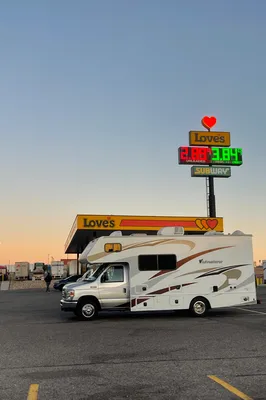 Myles's Adventurer Manufacturing 2017 ford E350 Adventurer Class C 23’ RV Class C