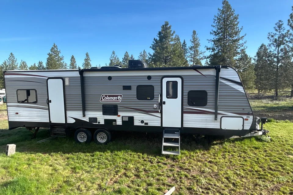 Larry's Colman Rv Kyra 300tq Toy Hauler