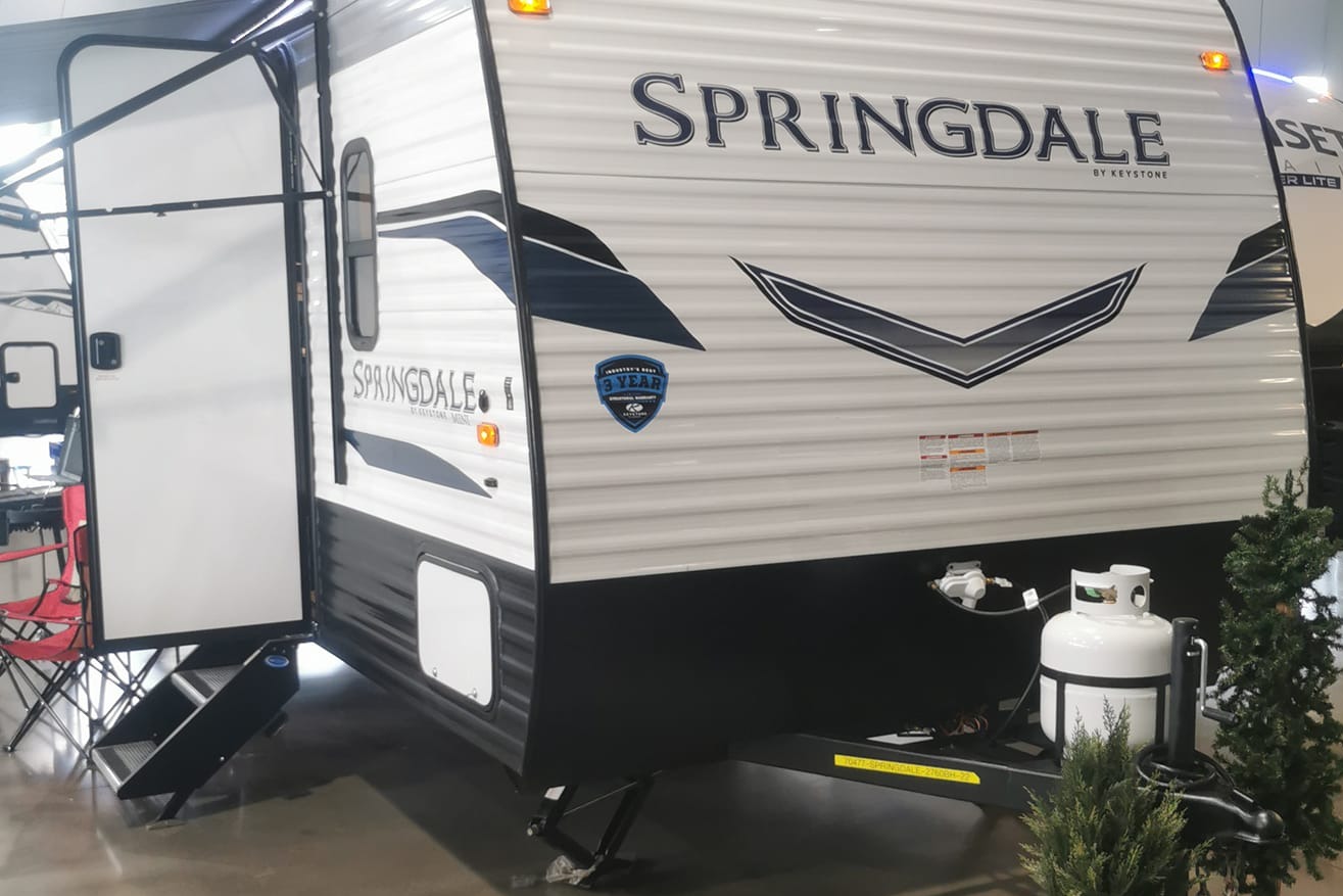 Dennis's Keystone 2022 Travel Trailer