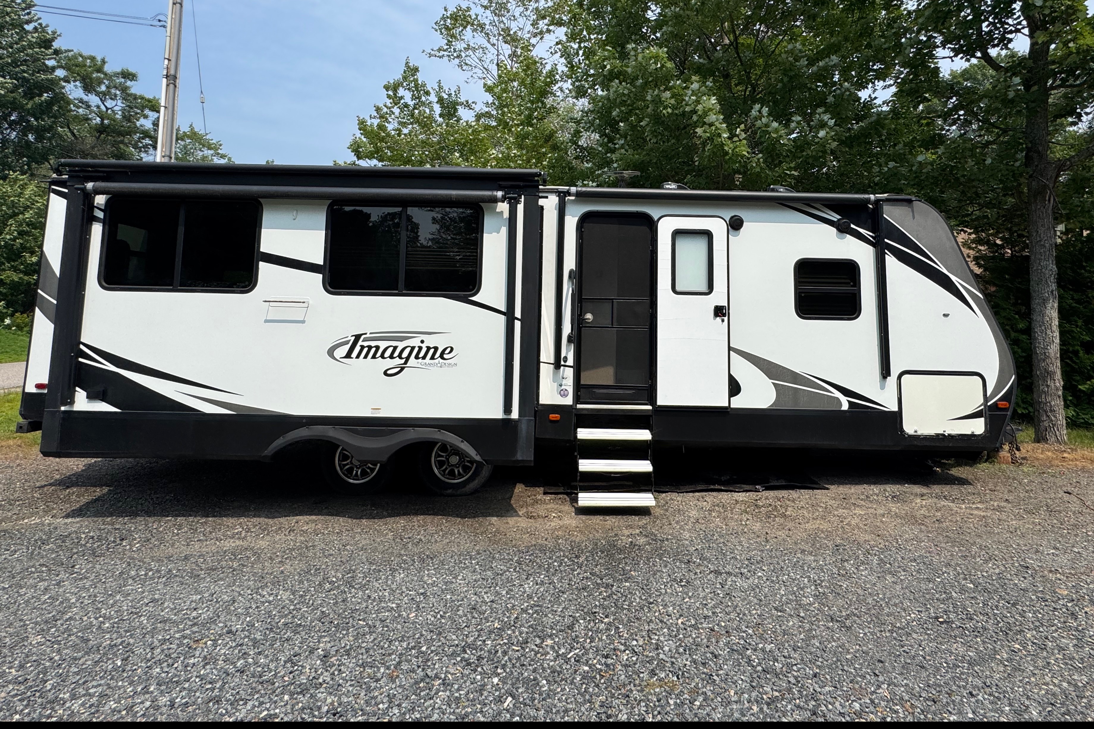 Jen and Dave's Grand Design Imagine Travel Trailer