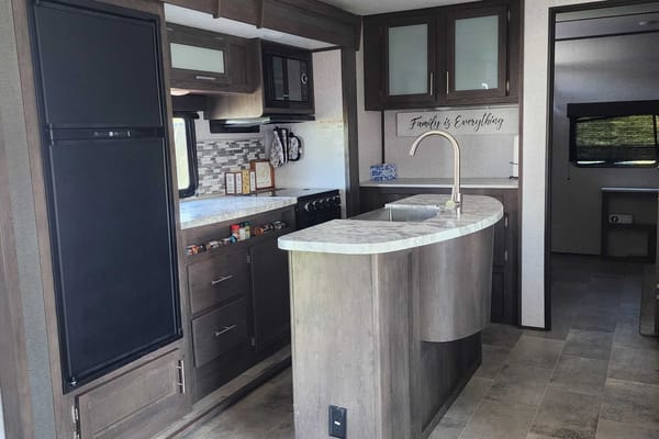 Coleman 337BH Travel Trailer