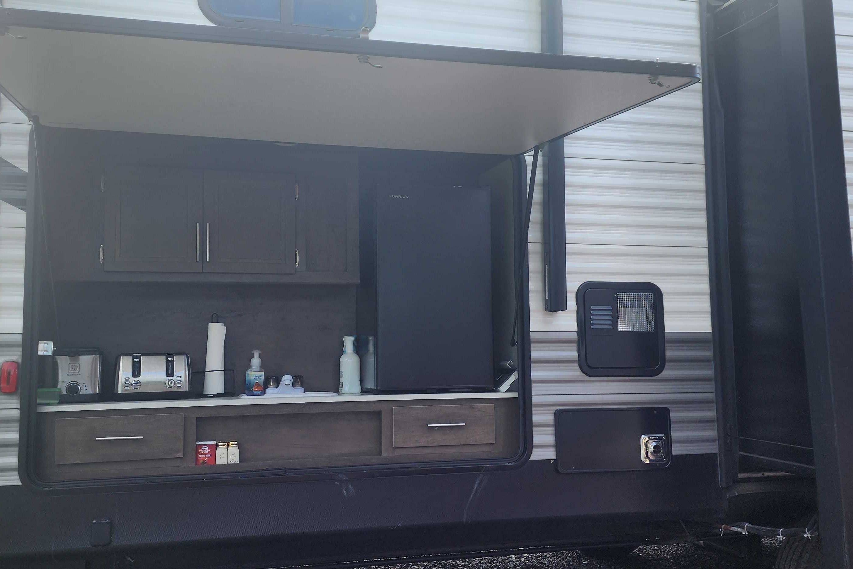 Coleman 337BH Travel Trailer