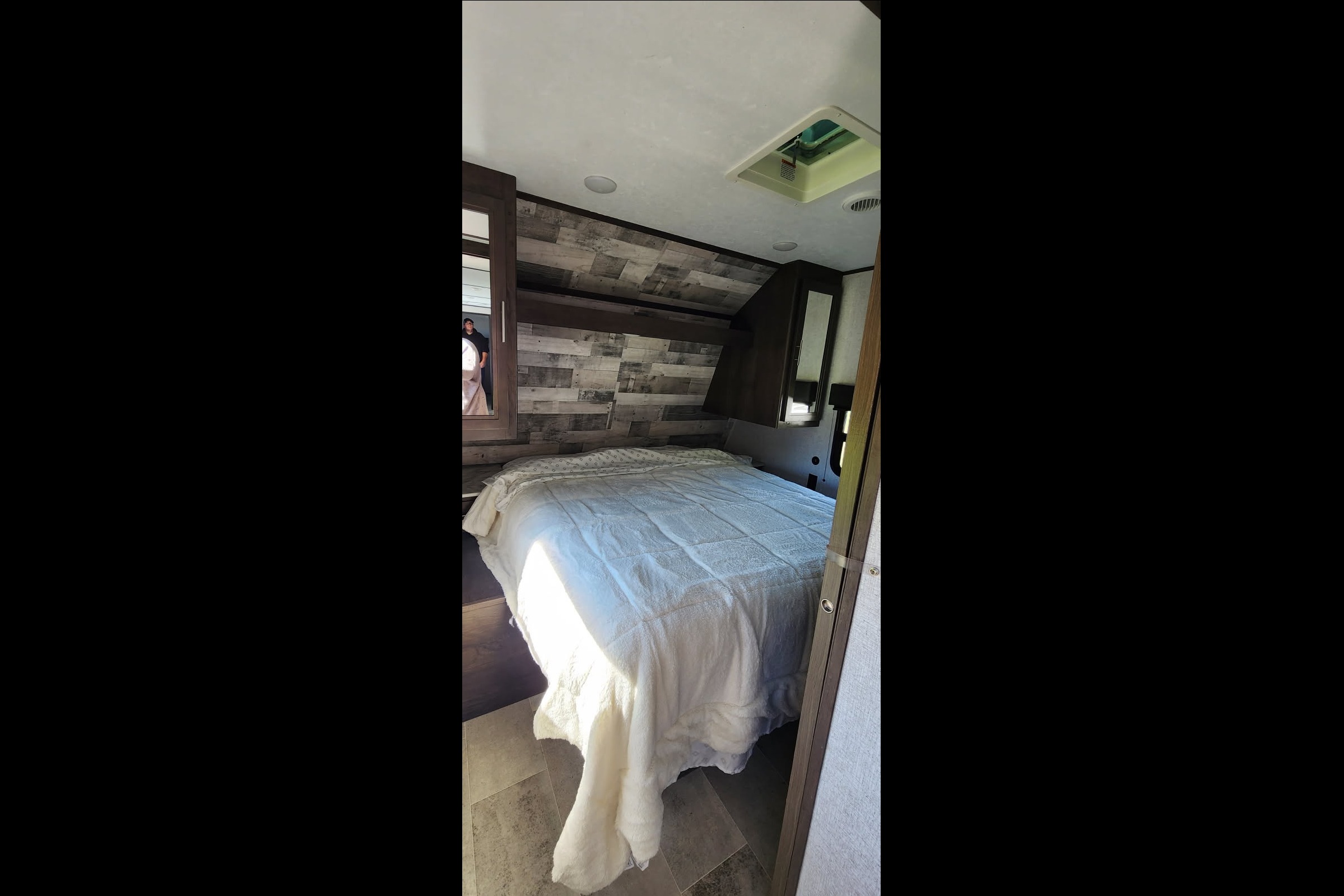 Coleman 337BH Travel Trailer