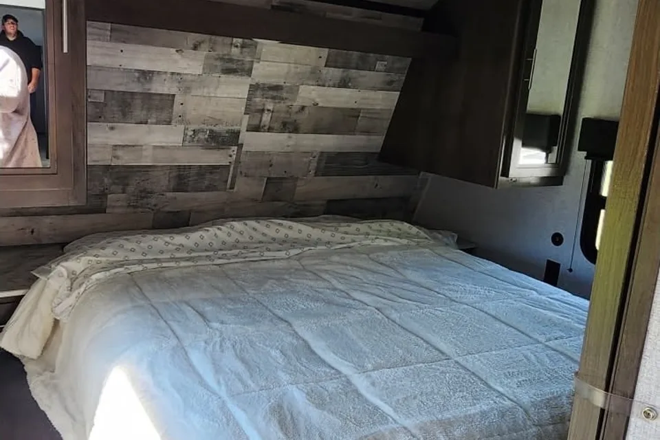 Coleman 337BH Travel Trailer