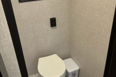 Brand New, LD's Pet Friendly Trailer, Sleeps 6