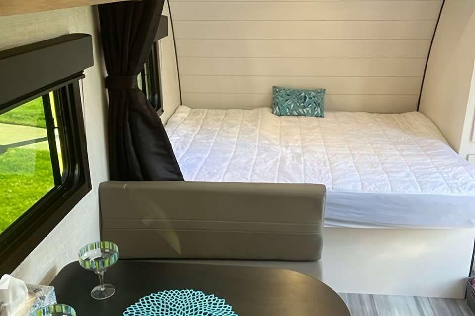 Brand New, LD's Pet Friendly Trailer, Sleeps 6