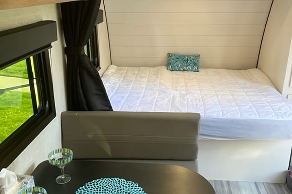 Brand New, LD's Pet Friendly Trailer, Sleeps 6
