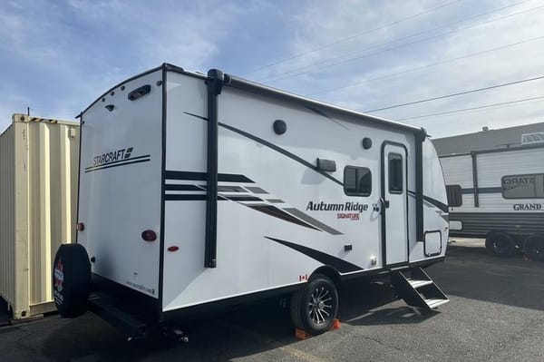 Brand New, LD's Pet Friendly Trailer, Sleeps 6