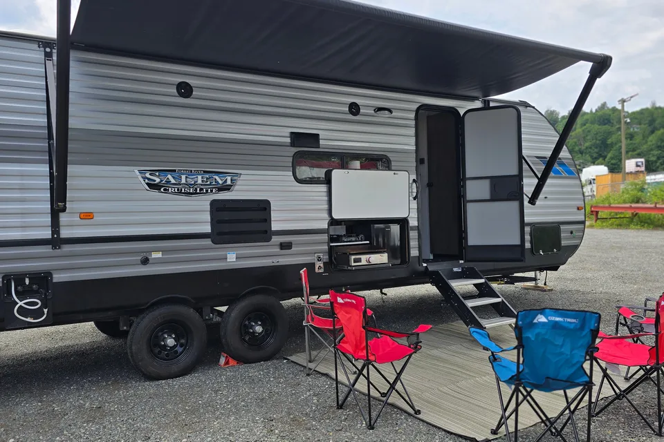 2022 Forest River Salem Cruise Lite Travel Trailer sleeps 10