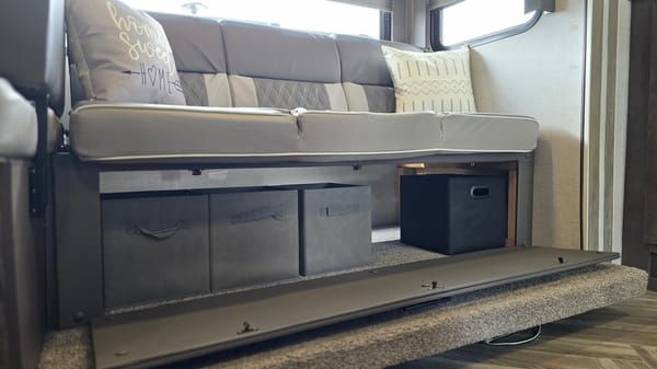 2022 Forest River Salem Cruise Lite Travel Trailer sleeps 10