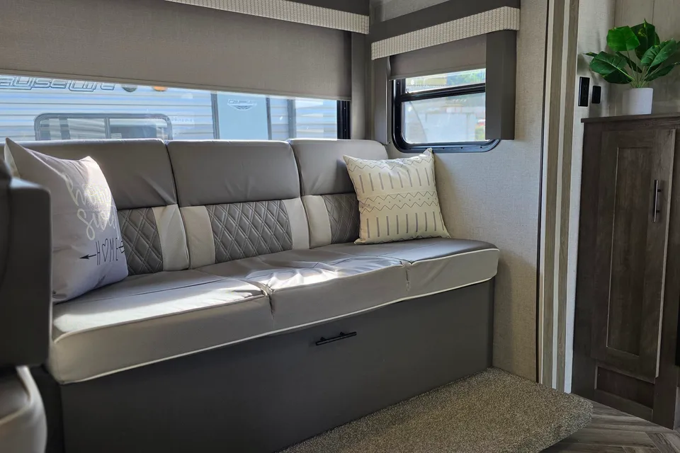 2022 Forest River Salem Cruise Lite Travel Trailer sleeps 10