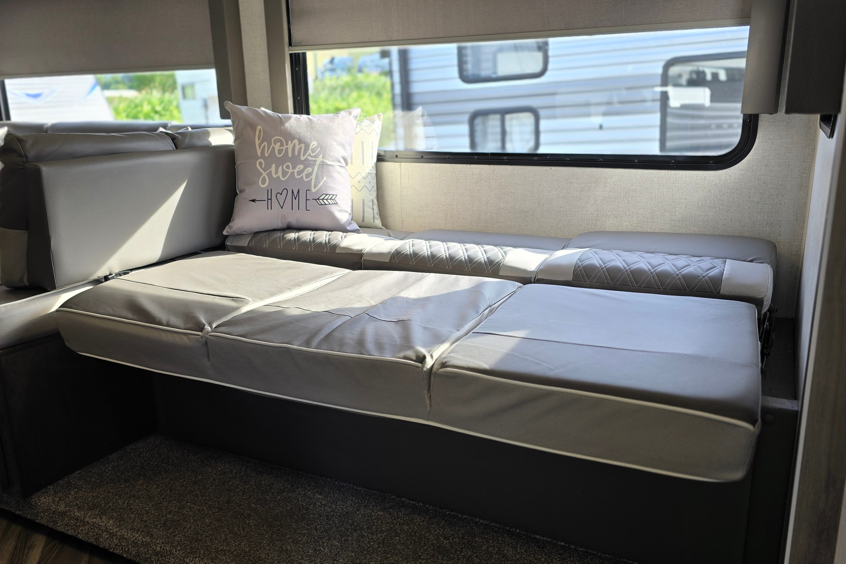 2022 Forest River Salem Cruise Lite Travel Trailer sleeps 10