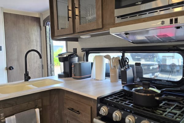 2022 Forest River Salem Cruise Lite Travel Trailer sleeps 10