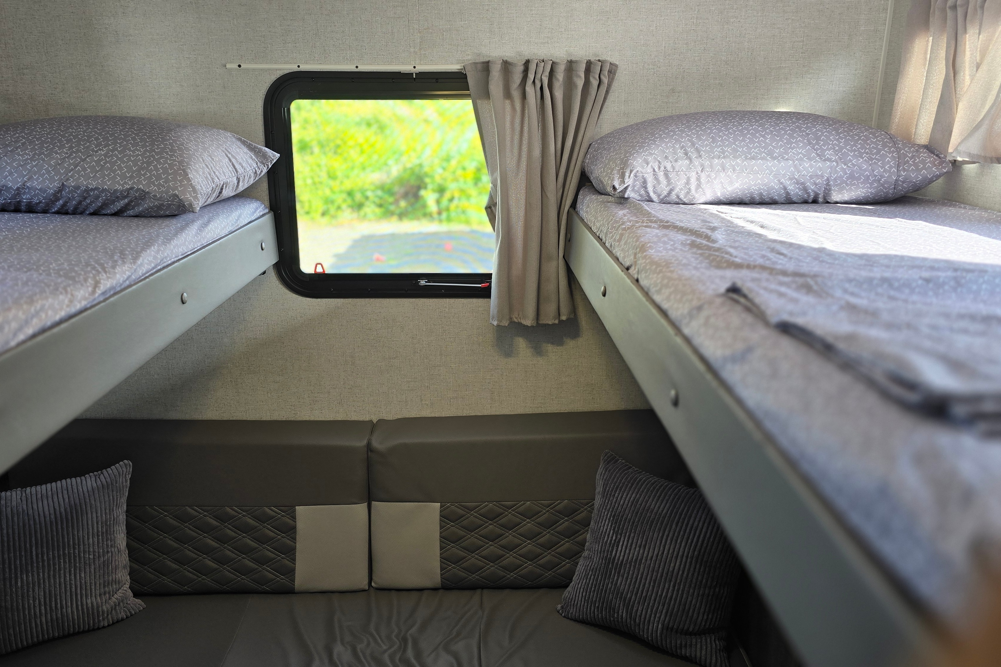 2022 Forest River Salem Cruise Lite Travel Trailer sleeps 10