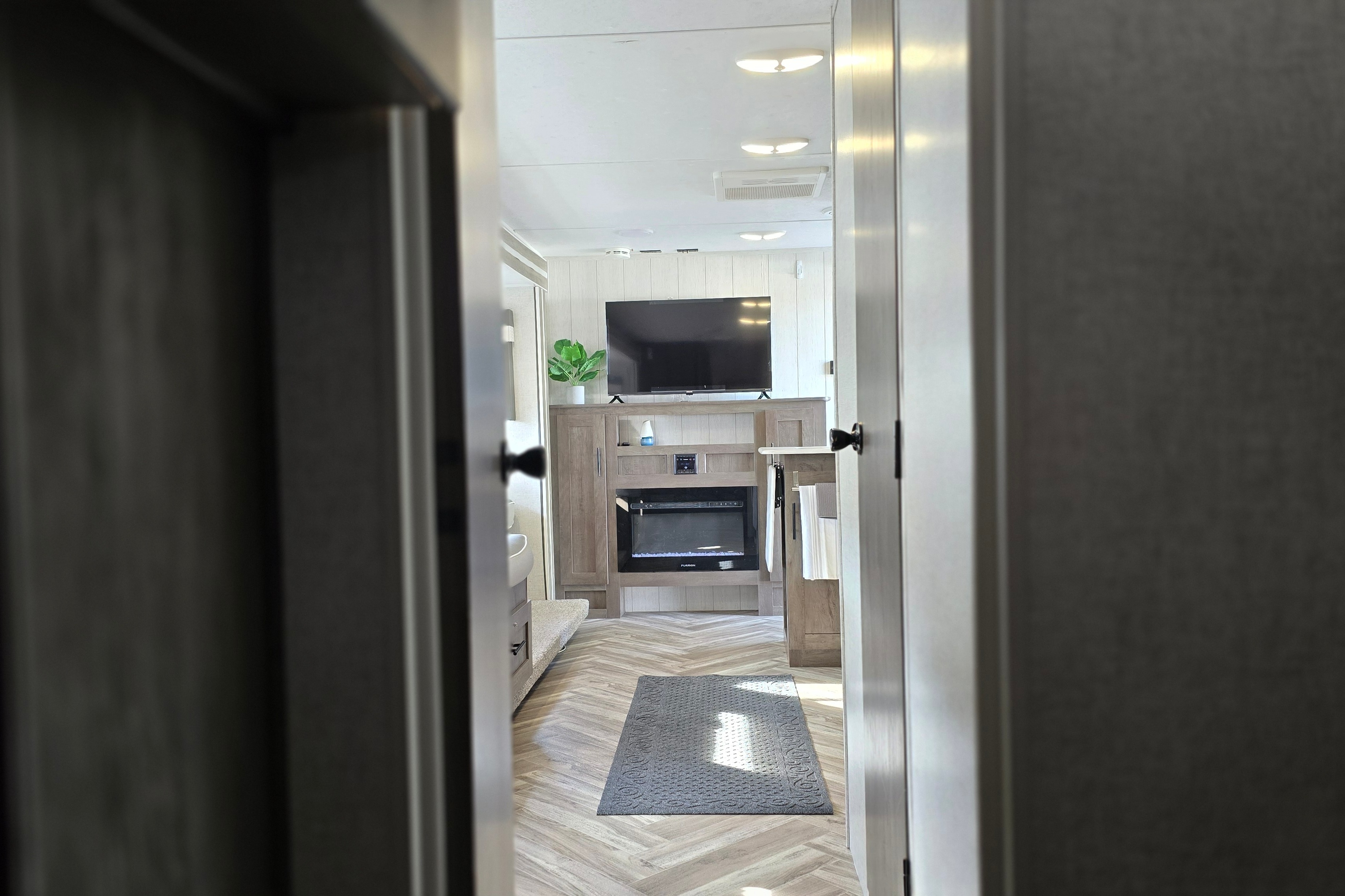 2022 Forest River Salem Cruise Lite Travel Trailer sleeps 10