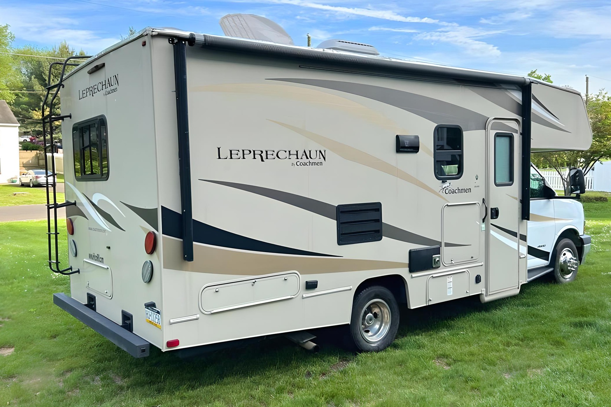 ADVENTURE AWAITS : SPACIOUS 2017 CHEVY LEPRECHAUN