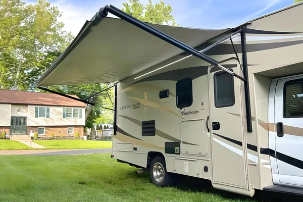 ADVENTURE AWAITS : SPACIOUS 2017 CHEVY LEPRECHAUN