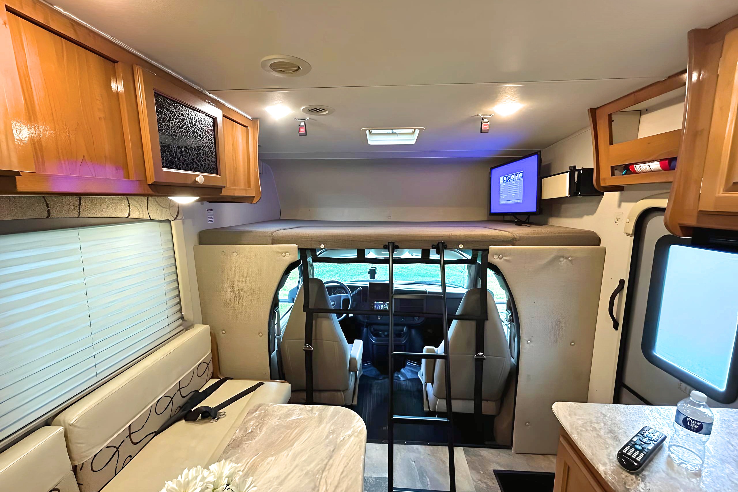 ADVENTURE AWAITS : SPACIOUS 2017 CHEVY LEPRECHAUN