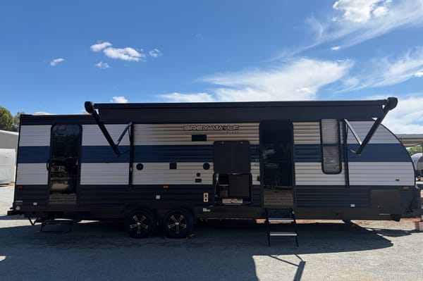 Luxury Greywolf 26DBH Travel Trailer with fireplace