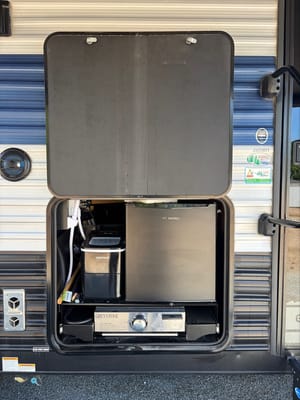 Luxury Greywolf 26DBH Travel Trailer with fireplace
