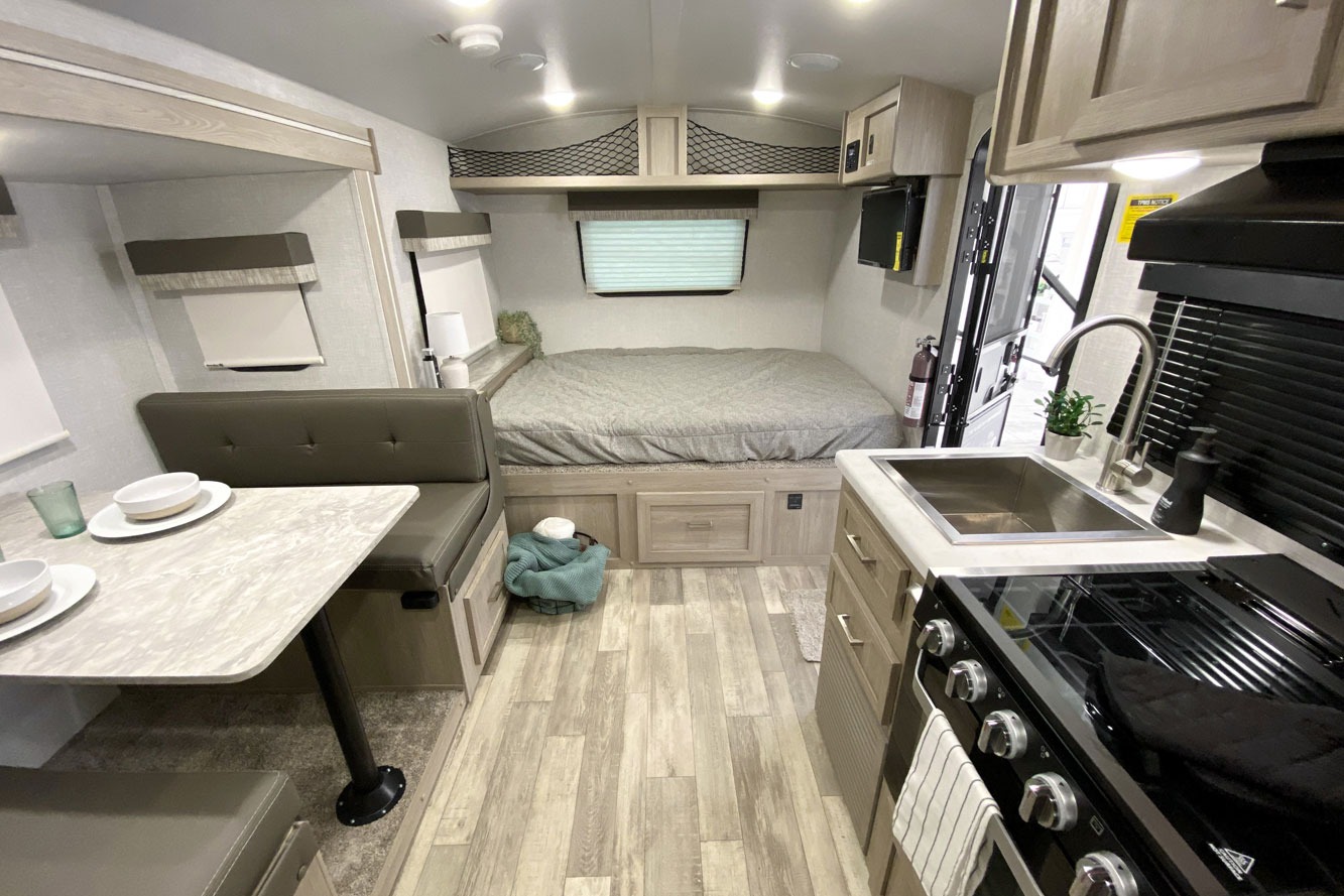 🌲 Adventure-Ready Family Trailer — Easy Tow • Sleeps 6 • Unlimited Miles