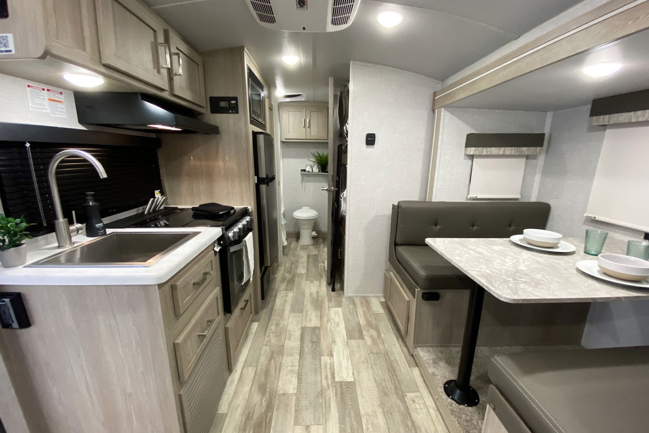 🌲 Adventure-Ready Family Trailer — Easy Tow • Sleeps 6 • Unlimited Miles