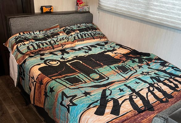 SleepyHeadz Campers and Tents LLC