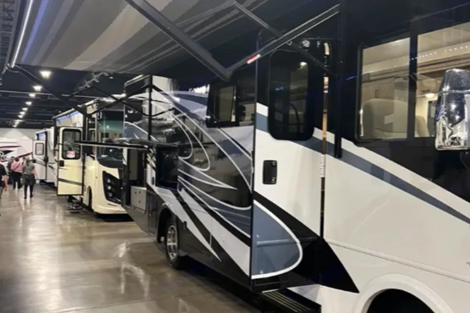 'Valerie' 2023 Winnebago Vista ACO2044