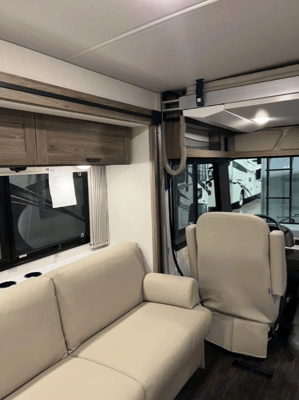 'Valerie' 2023 Winnebago Vista ACO2044