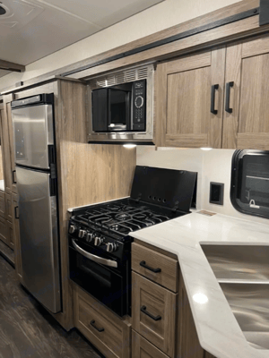 'Valerie' 2023 Winnebago Vista ACO2044