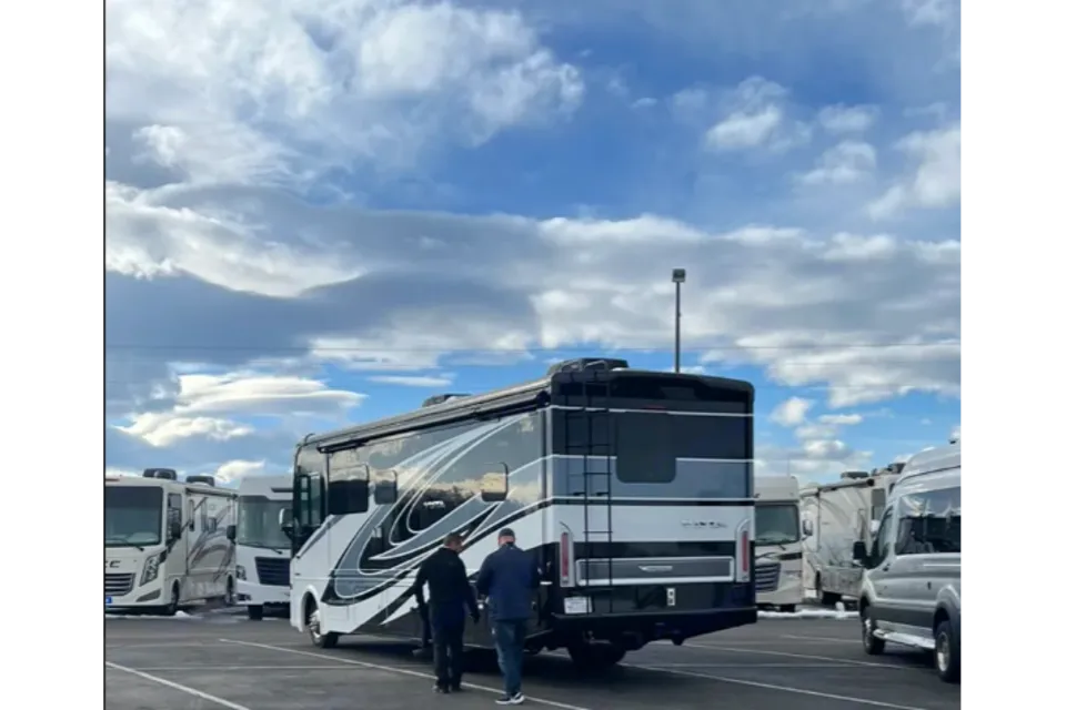 'Valerie' 2023 Winnebago Vista ACO2044
