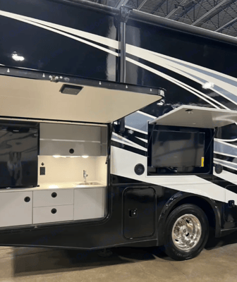 'Valerie' 2023 Winnebago Vista ACO2044