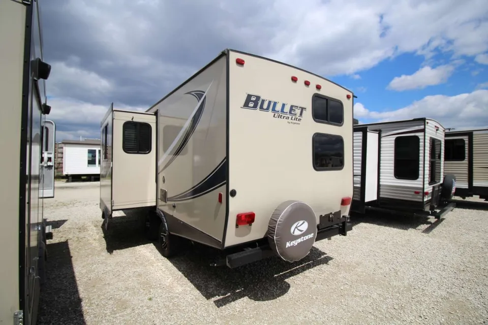 Ultimate Family Basecamp — Pristine 28' Keystone Bullet | Sleeps 8 | Pickup Only