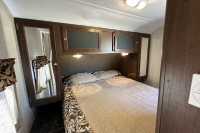 Ultimate Family Basecamp — Pristine 28' Keystone Bullet | Sleeps 8 | Pickup Only