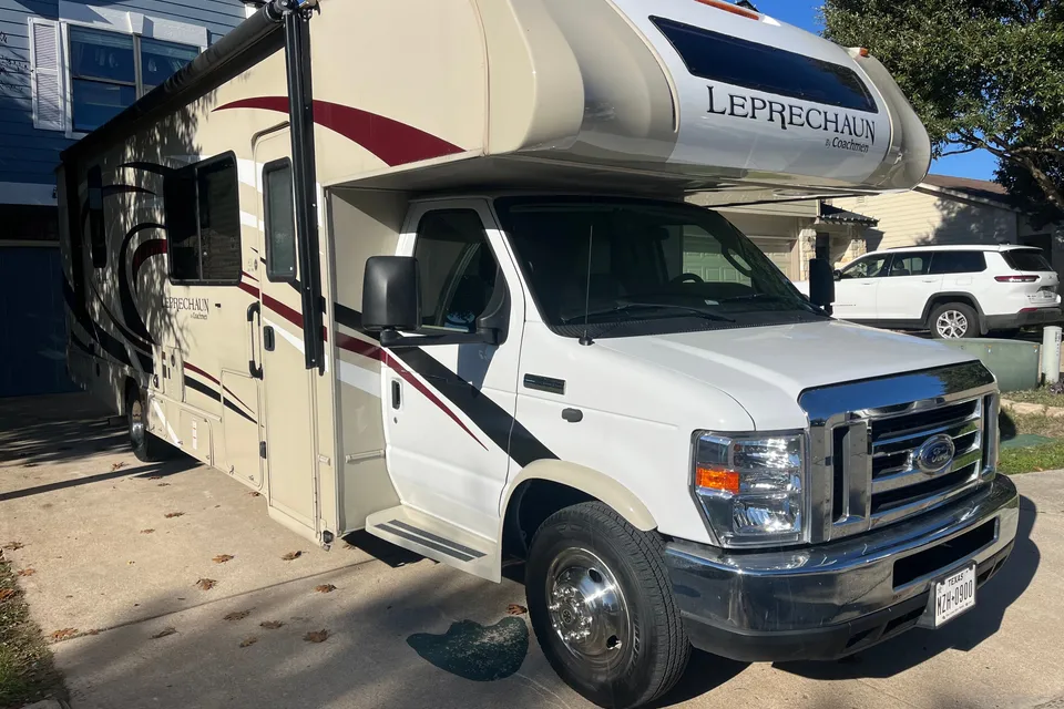 Constable Paul Leal's Coachmen 311 FS Class C