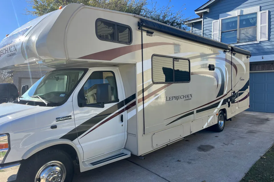 Constable Paul Leal's Coachmen 311 FS Class C