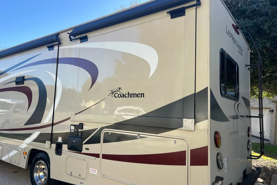 Constable Paul Leal's Coachmen 311 FS Class C