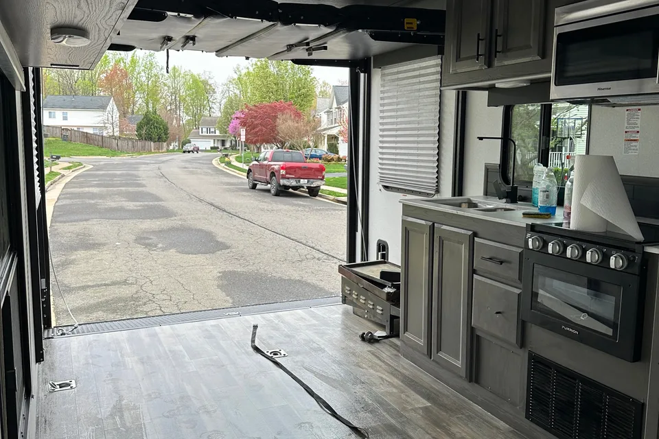 Aaron's Heartland Fuel 260 Toy Hauler