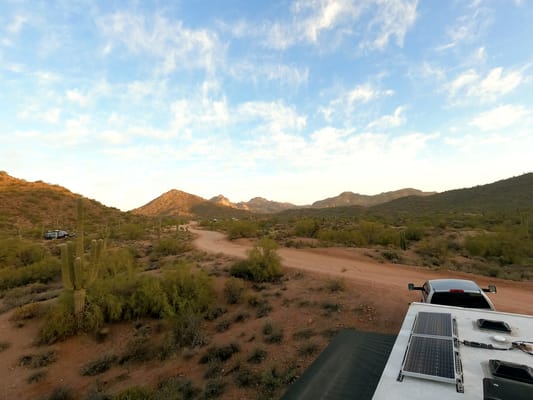 Mountaineer- Luxury 32ft Bunkhouse Solar RV, off-grid large batteries, sleeps 8!