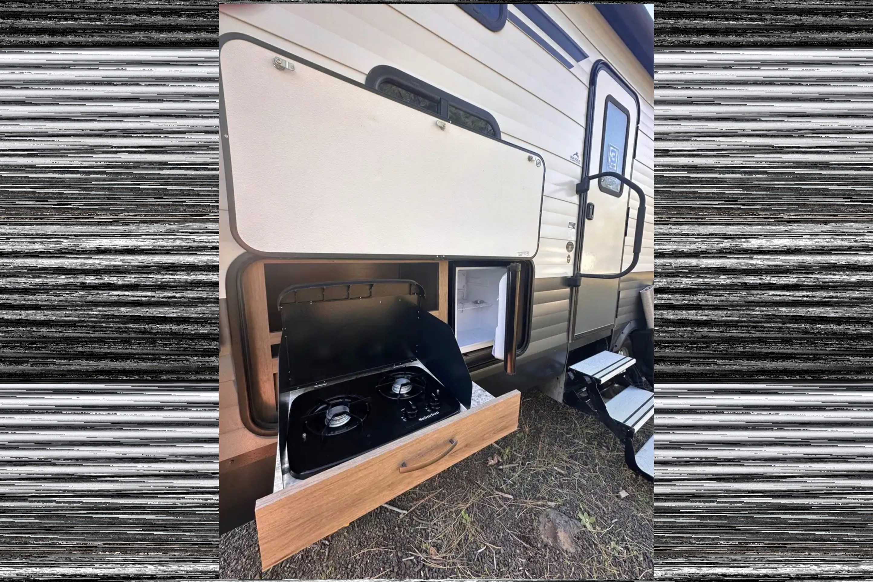 Mountaineer- Luxury 32ft Bunkhouse Solar RV, off-grid large batteries, sleeps 8!