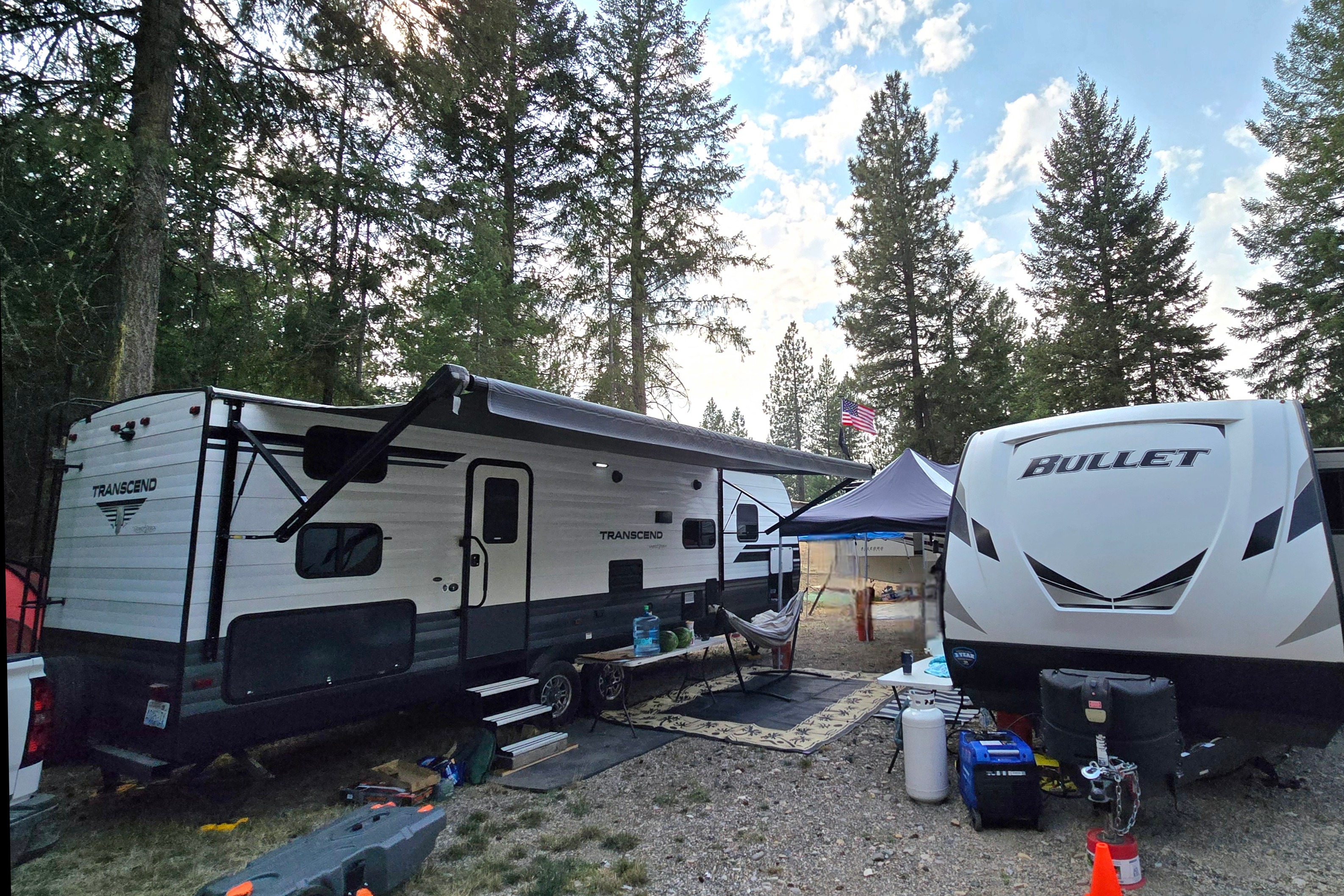 Mountaineer- Luxury 32ft Bunkhouse Solar RV, off-grid large batteries, sleeps 8!