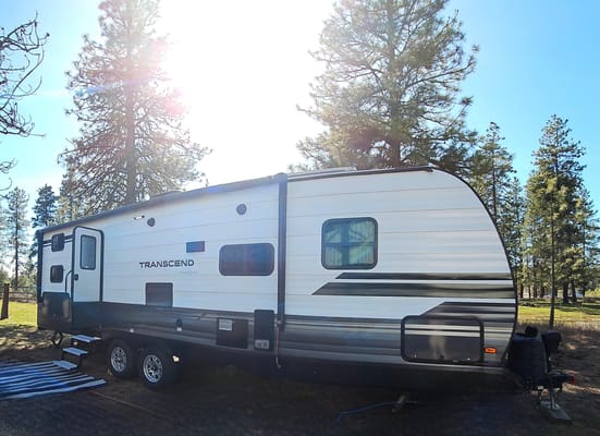 Mountaineer- Luxury 32ft Bunkhouse Solar RV, off-grid large batteries, sleeps 8!