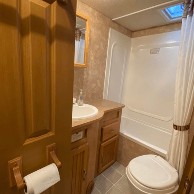 Okanagan 28 ft Bunkhouse Trailer *We only deliver!