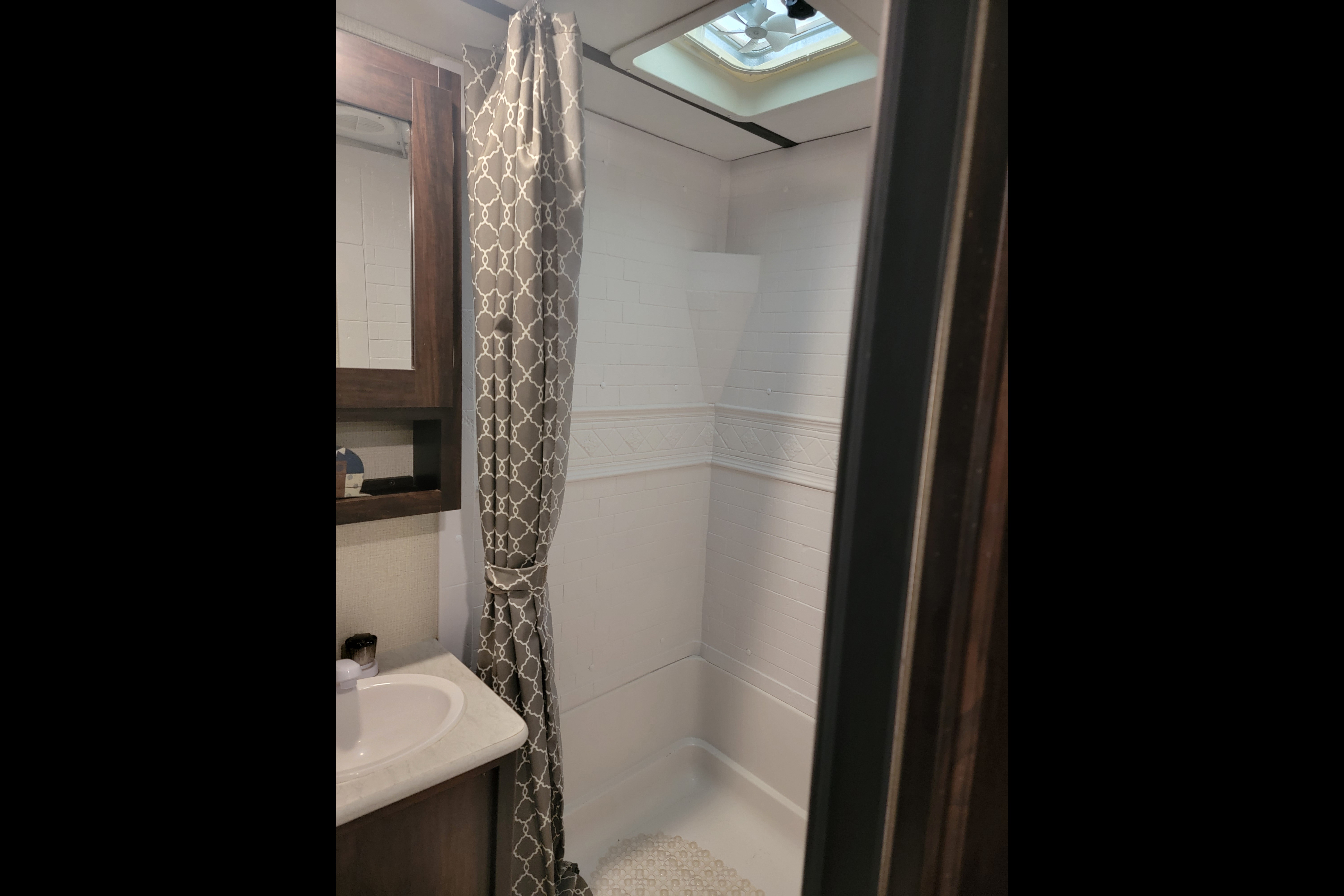 Eric 's Prime Time Tracer Breeze Travel Trailer
