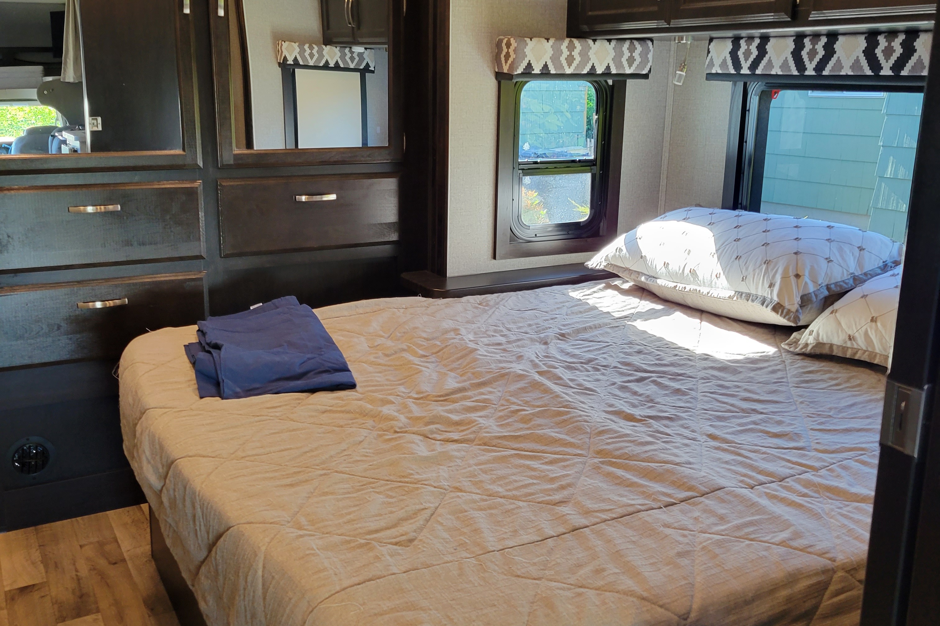 Jayco Greyhawk 27U Class C - Super Clean and Easy to Drive!
